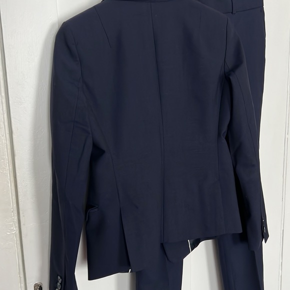 Banana Republic Navy Suit: blazer=2, pants=0 - Picture 5 of 10